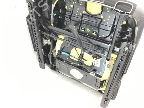 Right front seat VW GOLF PLUS V (5M1, 521) 1.4 TSI | BP16205880C16 