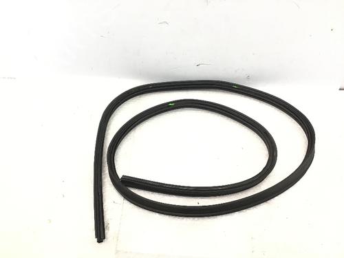 Used Rubber door seal SUZUKI SPLASH (EX) 1.0 (A5B310) (65 hp) 17716049