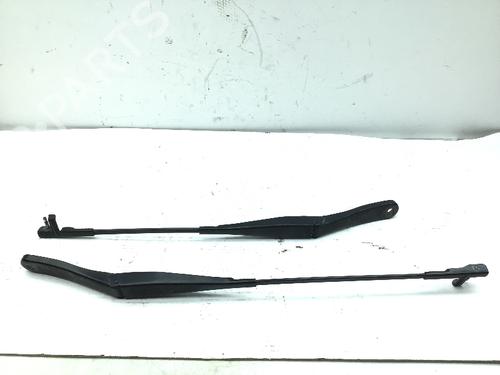 Used Front windshield wiper arm OPEL ASTRA H (A04) 1.4 (L48) (90 hp) 14588599