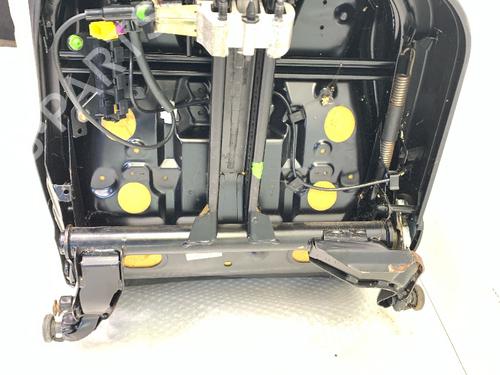 Left front seat VW PASSAT B5 Variant (3B5) 1.9 TDI | BP36775758C15 - Image 9