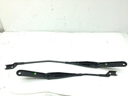 Front windshield wiper arm FORD FIESTA VI (CB1, CCN) 1.25 | BP14587289C143 