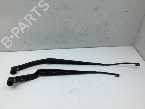 Used Front windshield wiper arm NISSAN QASHQAI II (J11, J11_) 1.3 DIG-T (160 hp) 28414417