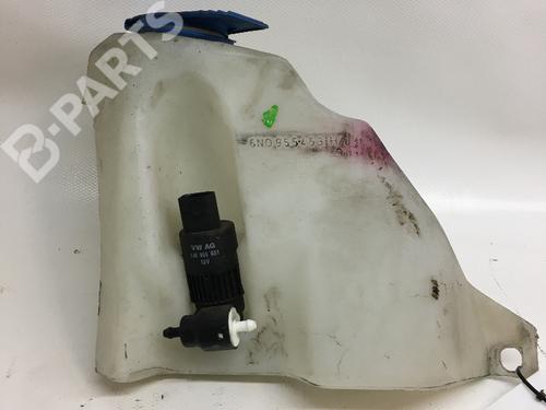 Used Windscreen washer tank VW POLO (6N2) 1.4 16V (75 hp) 5256292