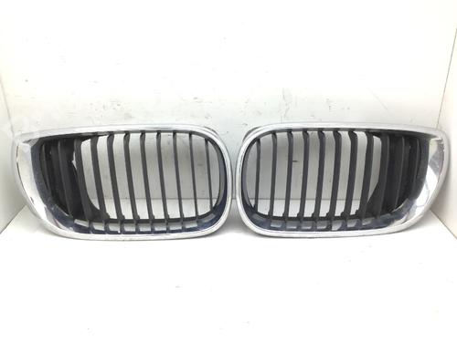 Used Grille BMW 3 Touring (E46) 320 d (150 hp) 26724004