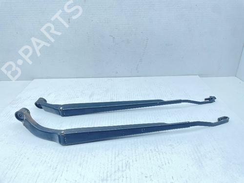 Used Front windshield wiper arm TOYOTA COROLLA Compact (_E10_) 1.3 XLI (EE101_, EE101R) (75 hp) 31019823