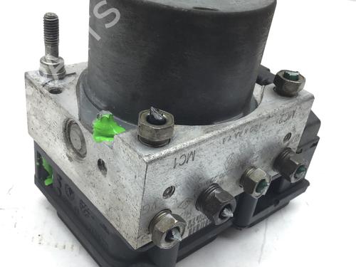 Used ABS pump RENAULT CLIO II (BB_, CB_) 1.2 (BB0A, BB0F, BB10, BB1K, BB28, BB2D, BB2H, CB0A,... (58 hp) 12233279