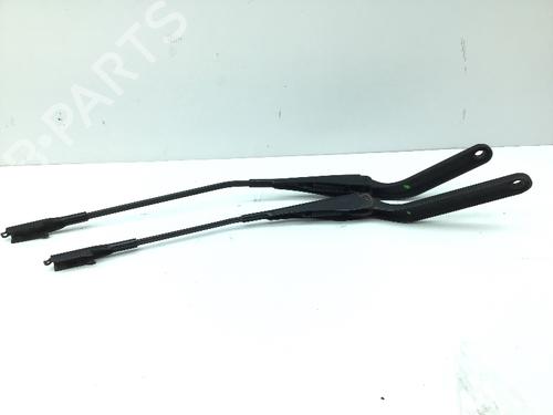 Used Front windshield wiper arm BMW 1 Convertible (E88) 120 i (170 hp) 14589434