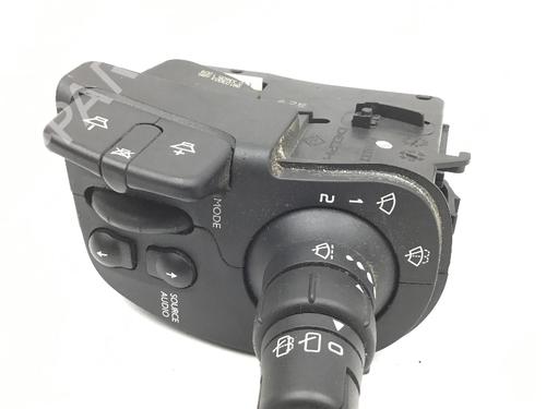 Used Switch RENAULT CLIO III (BR0/1, CR0/1) 1.2 16V (BR02, BR0J, BR11, CR02, CR0J, CR11) (75 hp) 17956966