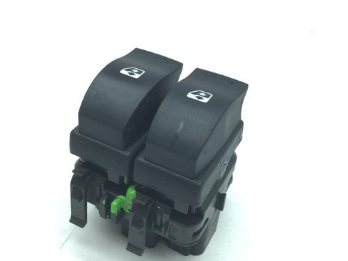 Used Left front window switch RENAULT CLIO II (BB_, CB_) 1.2 (BB0A, BB0F, BB10, BB1K, BB28, BB2D, BB2H, CB0A,... (58 hp) 12233291