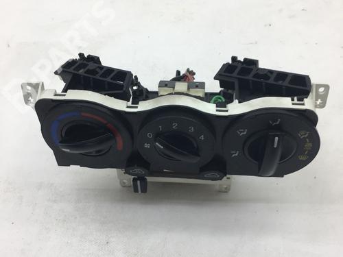 Used Climate control HYUNDAI GETZ (TB) 1.1 (63 hp) 8225484