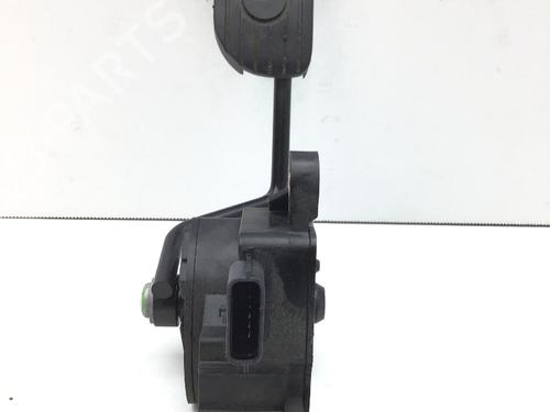 Used Pedal NISSAN MICRA III (K12) 1.2 16V (65 hp) 25402614