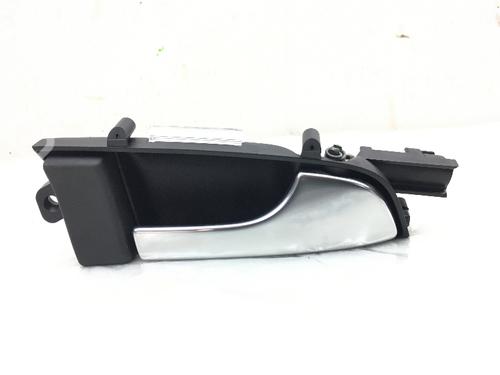 Used Front right exterior door handle AUDI A3 (8P1) 2.0 FSI (150 hp) 8869514
