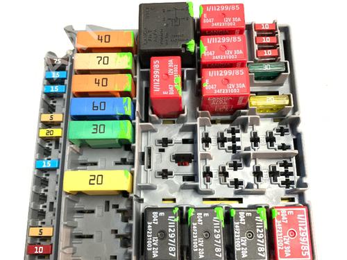 Used Fuse box FIAT PANDA (169_) 1.2 (169AXF2A, 169AXF1A) (69 hp) 15637451