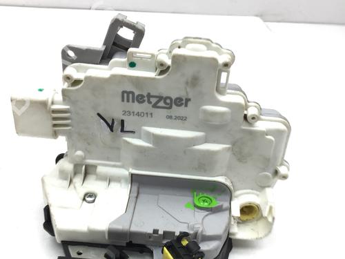 Used Electronic module AUDI A3 (8P1) 1.6 (102 hp) 18552941