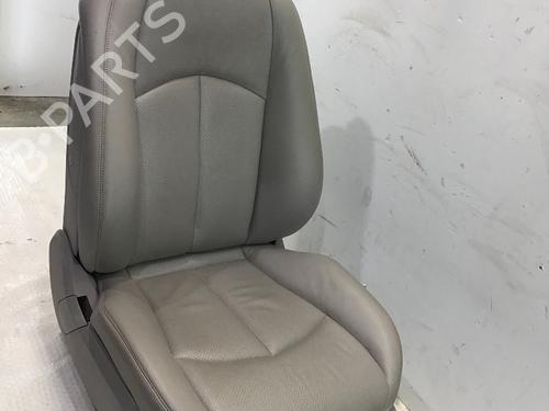 Used Right front seat MERCEDES-BENZ E-CLASS T-Model (S211) E 220 T CDI (211.206) (150 hp) 28827189