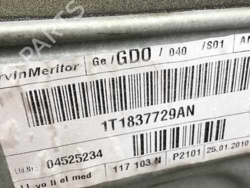 Left front door VW TOURAN (1T1, 1T2) 1.4 TSI EcoFuel | BP27673832C2 