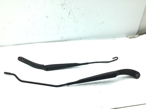 Used Front windshield wiper arm RENAULT MEGANE II Coupé-Cabriolet (EM0/1_) 2.0 (135 hp) 14588595