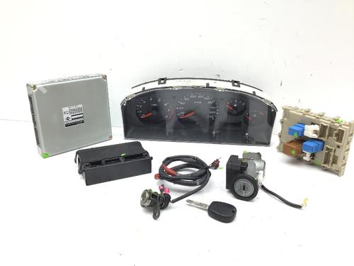 Used Engine control unit (ECU) NISSAN ALMERA II Hatchback (N16) 1.8 (114 hp) 15054576