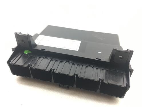 Used Electronic module FORD FIESTA V (JH_, JD_) 1.4 TDCi (68 hp) 8296541
