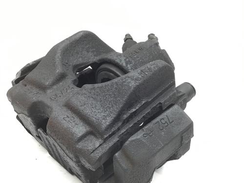 Used Left front brake caliper BMW 1 Convertible (E88) 120 i (170 hp) 14589442