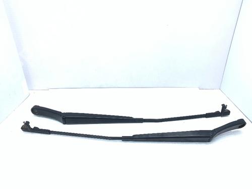 Used Front windshield wiper arm VW TOURAN (1T1, 1T2) 2.0 TDI 16V (140 hp) 31805376