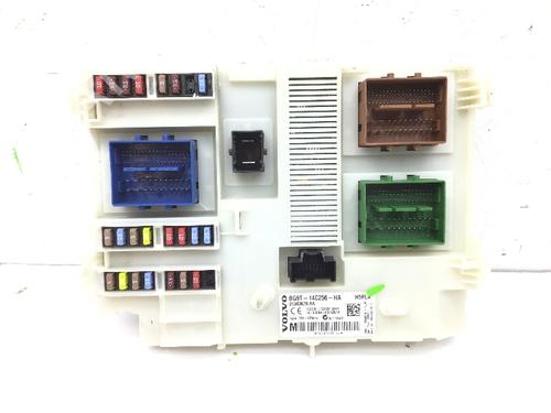 Used Fuse box VOLVO V70 III (135) D5 (215 hp) 22700331