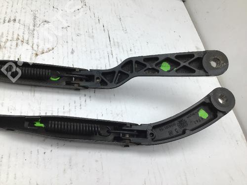 Front windshield wiper arm VW GOLF IV (1J1) 1.4 16V | BP24589144C143 