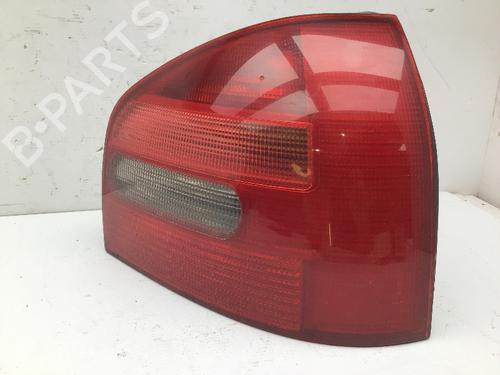 Używane Lampa tylna prawa AUDI A3 (8L1) 1.6 (101 hp) 28131636