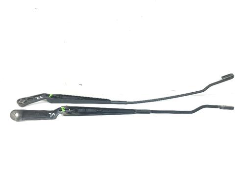 Used Front windshield wiper arm AUDI A3 (8L1) 1.6 (101 hp) 14587914