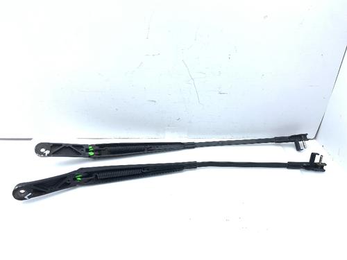 Used Front windshield wiper arm Front windshield wiper arm VW TOURAN (1T1, 1T2) 1.9 TDI (105 hp) 32445455 32445455