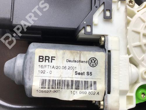 Rudehejsemekanisme Højre foran SEAT LEON (1M1) 1.6 16 V | BP11759934C23 