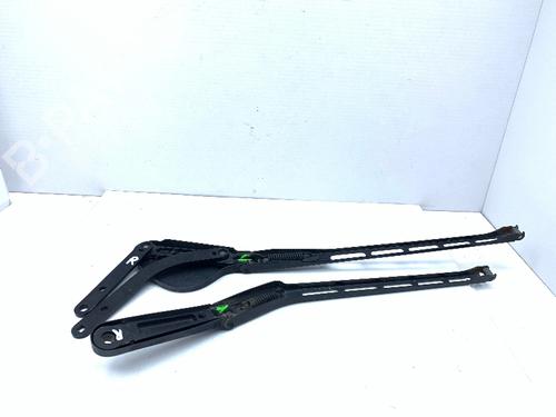 Front windshield wiper arm MERCEDES-BENZ C-CLASS T-Model (S203) C 200 Kompressor (203.242) | BP30971428C143