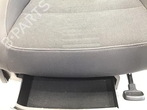 Right front seat VW TOURAN (1T1, 1T2) 2.0 TDI | BP16456662C16 