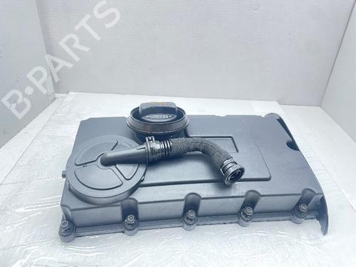 Used Valve cover VW TOURAN (1T1, 1T2) 2.0 TDI 16V (140 hp) 31811199