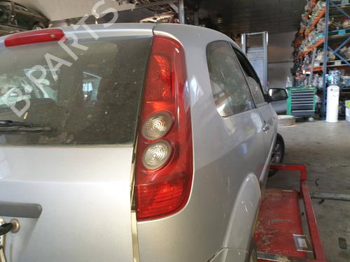 Used Right taillight FORD FIESTA V (JH_, JD_) 1.4 TDCi (68 hp) 15596359
