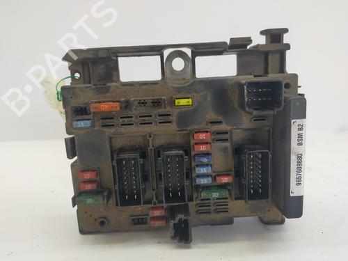 Used Fuse box Fuse box 38239851 38239851
