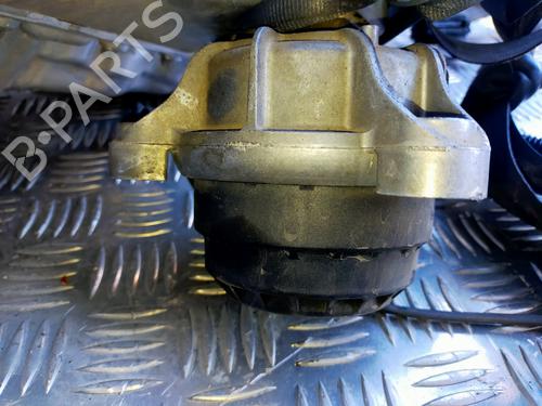 Used Engine mount BMW 5 (F10) 520 d (184 hp) 17168609