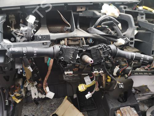 Used Headlight switch TOYOTA PRIUS Liftback (_W2_) 1.5 Hybrid (NHW20_, NHW20R) (112 hp) 22413139