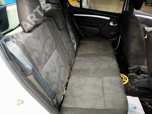 rear-seat-dacia-sandero-15-dci-2008-8242646 main image