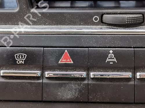 Used Warning switch PEUGEOT 5008 (0U_, 0E_) [2009-2017]  29807255