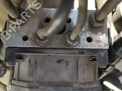 Used ABS pump TOYOTA AVENSIS (_T25_) [2003-2008]  27934183