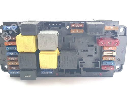 Used Fuse box Fuse box MERCEDES-BENZ C-CLASS (W203) C 180 Kompressor (203.046) (143 hp) 39965933 39965933