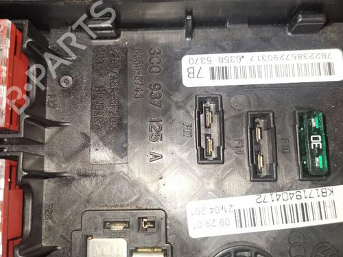 Used Fuse box Fuse box 36869150 36869150