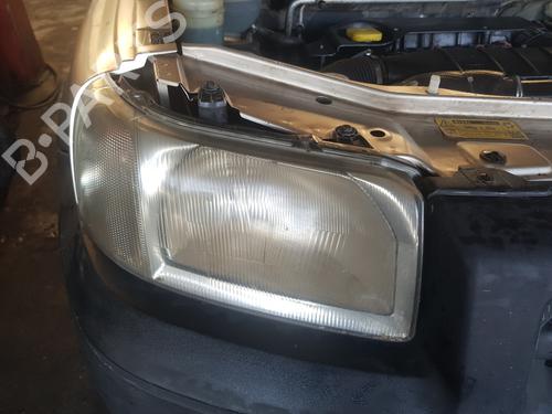 Used Right headlight LAND ROVER FREELANDER I (L314) [1998-2006]  17043919