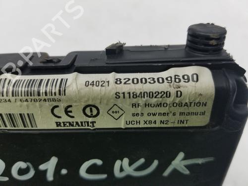 Used Control unit RENAULT MEGANE II Saloon (LM0/1_) [2003-2025]  23221799