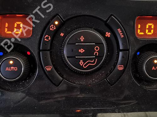 Used Climate control PEUGEOT 5008 (0U_, 0E_) [2009-2017]  29807258