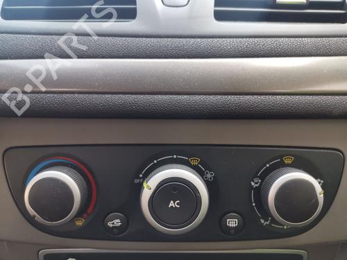 Used Climate control RENAULT MEGANE III Hatchback (BZ0/1_, B3_) 1.6 16V (BZ0H) (101 hp) 25484515