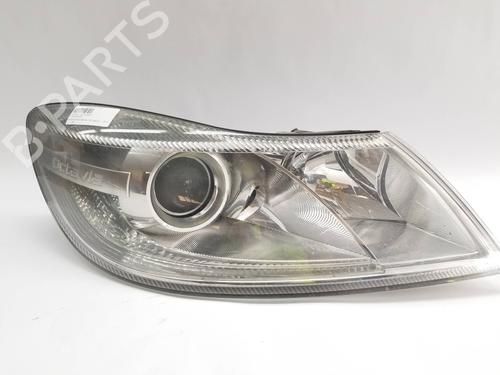 Used Right headlight SKODA OCTAVIA II (1Z3) 1.6 LPG (102 hp) 31172324