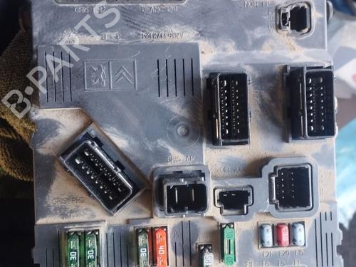 Used Fuse box Fuse box CITROËN BERLINGO MULTISPACE (B9) 1.6 HDi 75 16V (75 hp) 33619784 33619784