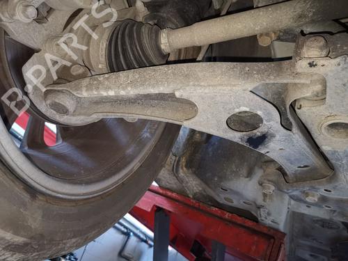 Used Right front suspension arm Right front suspension arm PEUGEOT 4008 1.8 HDi (150 hp) 34605158 34605158